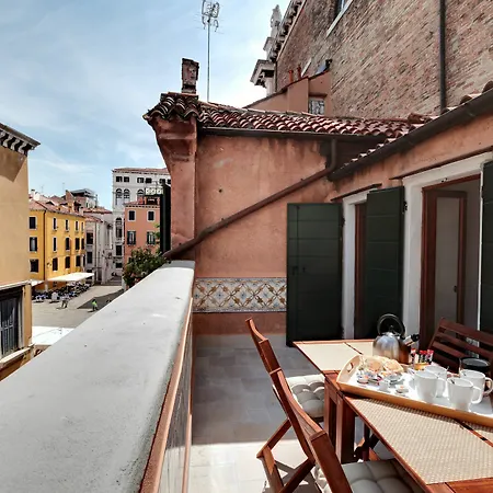 Santo Stefano Accademia Apartment